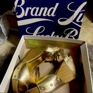 Lucky brand gold wedges